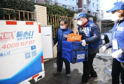是明芳委員率企業為援鄂醫療隊員家庭提供保潔服務，暖心守護彰顯社會責任